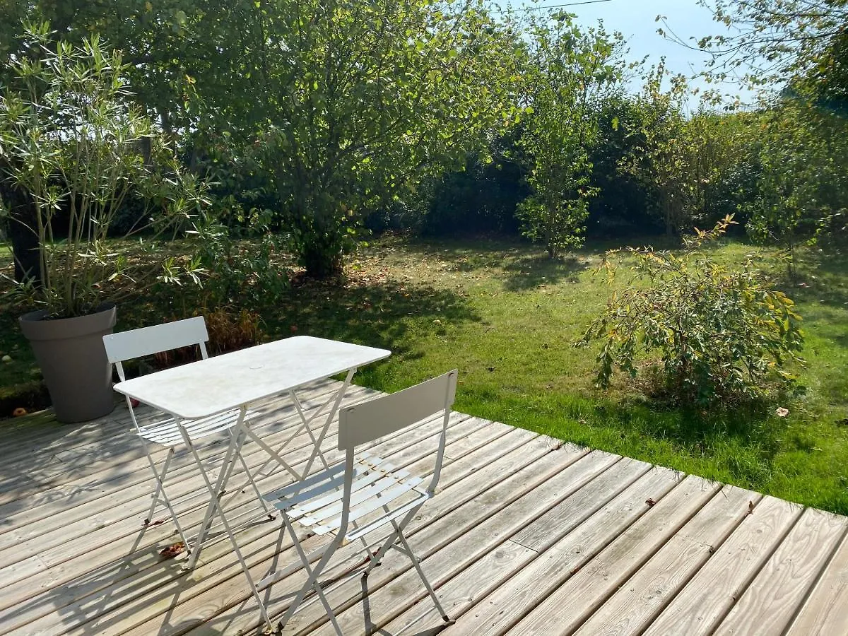 La Chambre De Claire Les Iffs Bed & Breakfast